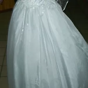 Продам свадебное платье р.44-46